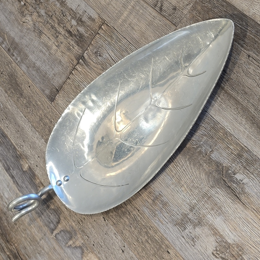 BW Buenilum Aluminum Leaf Tray Fish Bread Crudite’ Server